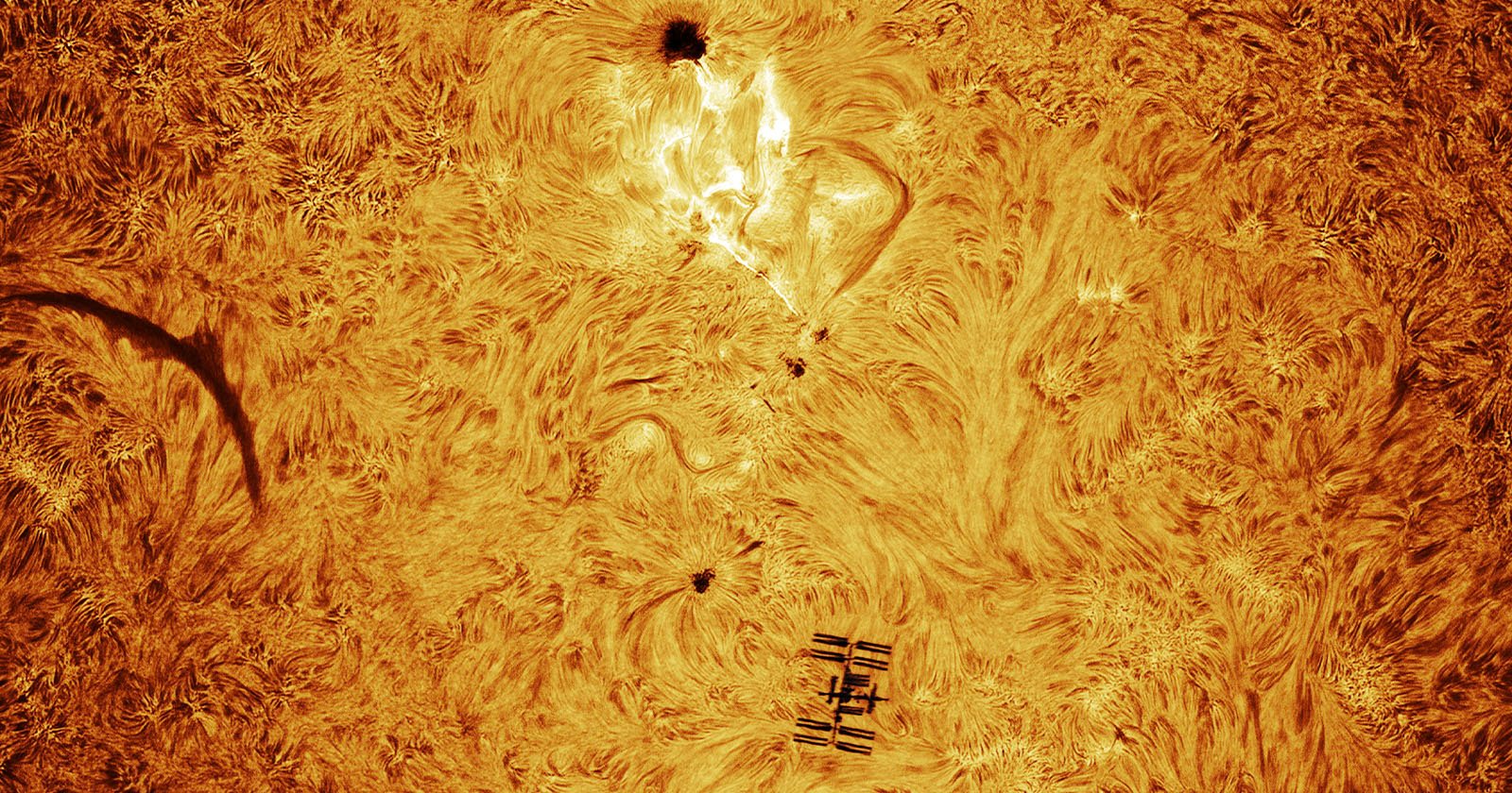 ‘Once in a Lifetime’ Photo of ISS Crossing the Sun as Solar Flare Erupts ‘Once in a Lifetime’ Photo of ISS Crossing the Sun as Solar Flare Erupts