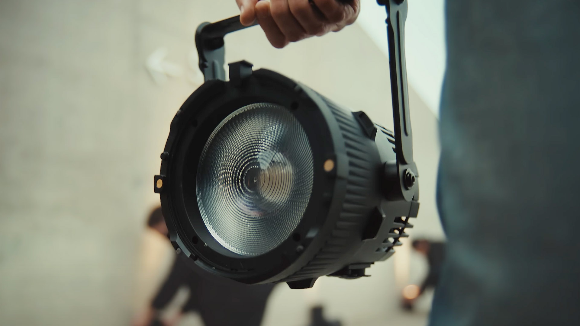Astera QuikPunch Unveiled – Wireless LED Spotlight with Fresnel Lens and Low Power Consumption Astera QuikPunch Unveiled – Wireless LED Spotlight with Fresnel Lens and Low Power Consumption