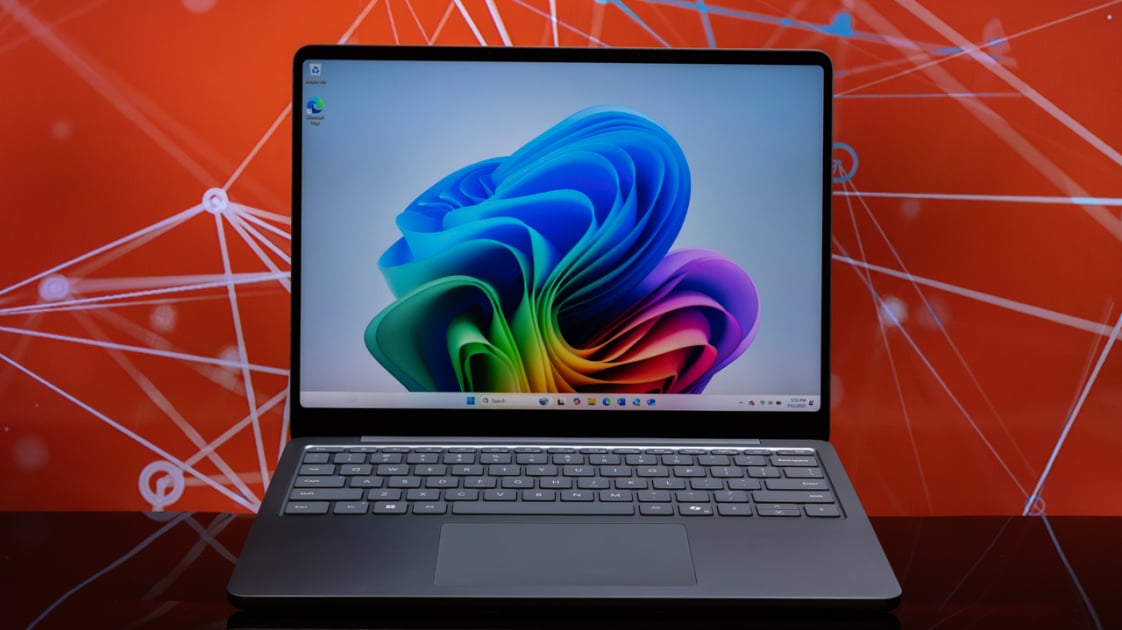 Microsoft Surface Laptop (2025, 13-Inch) Review: A Slick Little Battery Beast Microsoft Surface Laptop (2025, 13-Inch) Review: A Slick Little Battery Beast